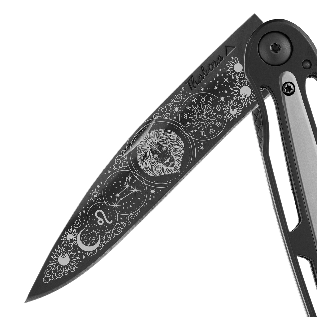 Couteau acier finition titane noir plaquette pleine résine g10 kaki motif «zodiaque gémeaux»
