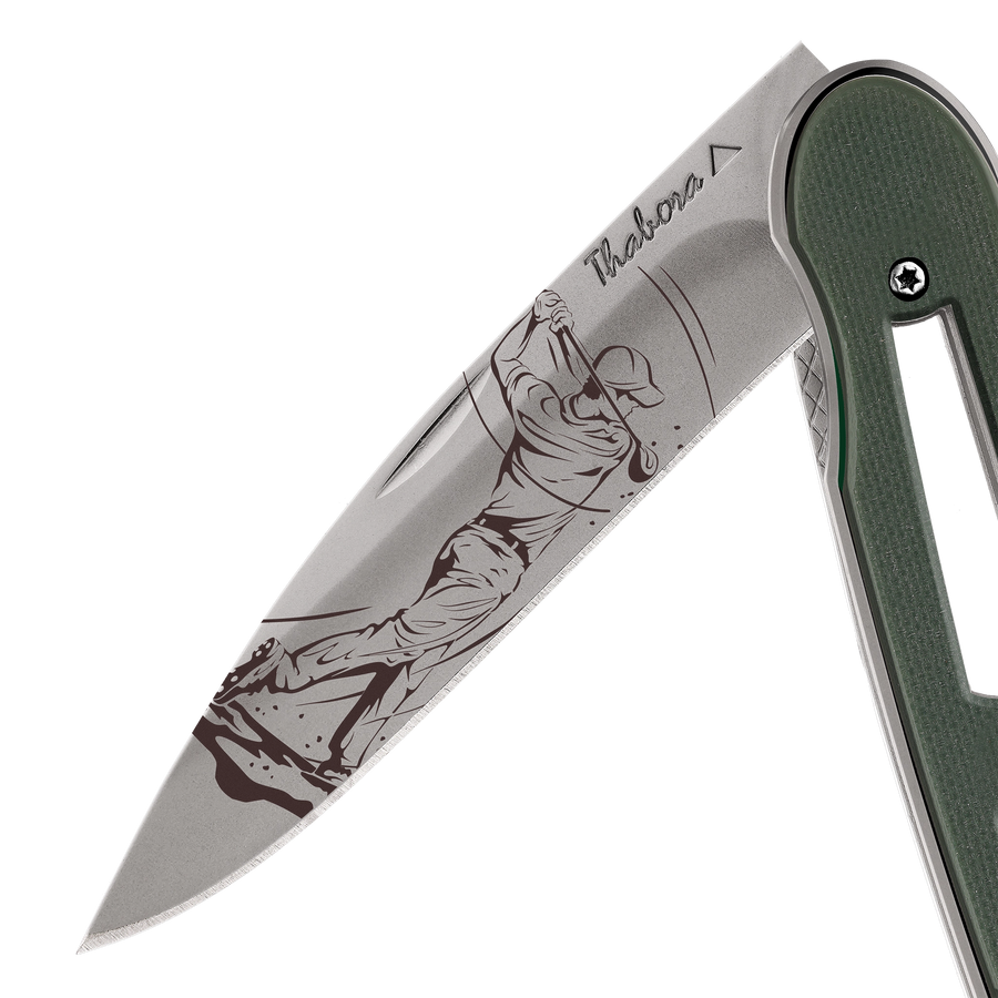 Couteau acier finition titane gris plaquette ajourée résine g10 kaki motif «golfeur»