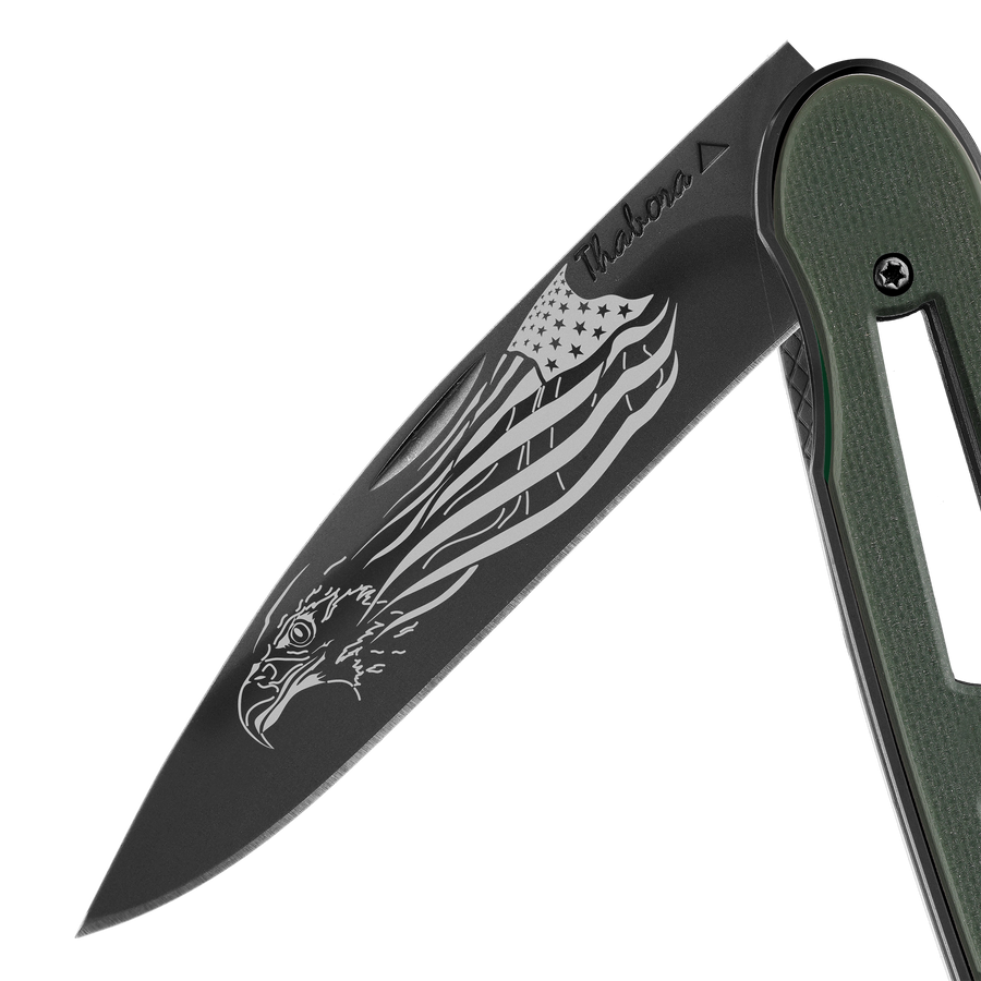 Couteau acier finition titane noir plaquette ajourée résine g10 kaki motif «aigle américain»