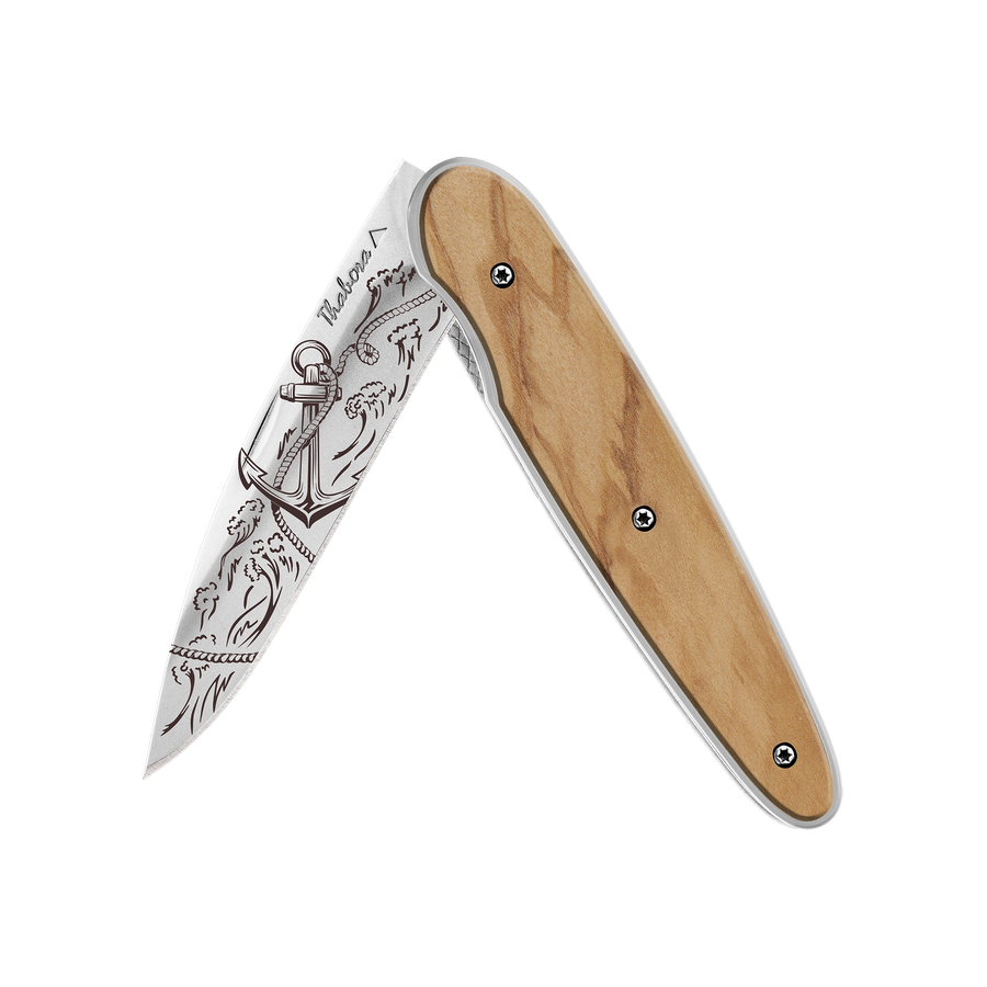 Couteau acier finition brillante plaquette pleine bois clair motif «ancre»