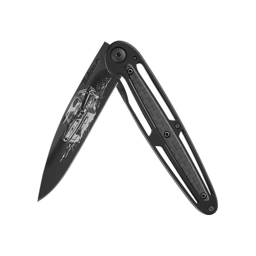 Couteau acier finition titane noir plaquette centrale carbone motif «voiture américaine»