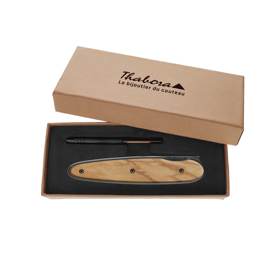 Couteau acier finition titane noir plaquette pleine bois clair motif «poulain»