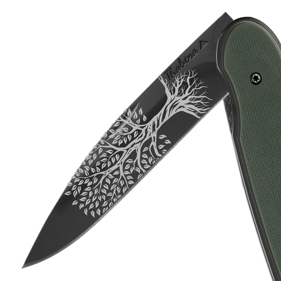 Couteau acier finition titane noir plaquette pleine résine g10 kaki motif «arbre de vie»