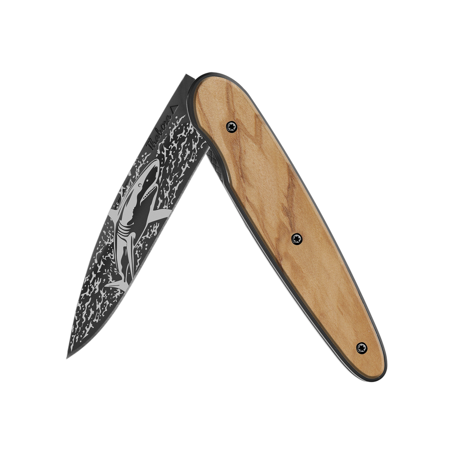 Couteau acier finition titane noir plaquette pleine bois clair motif «requin»