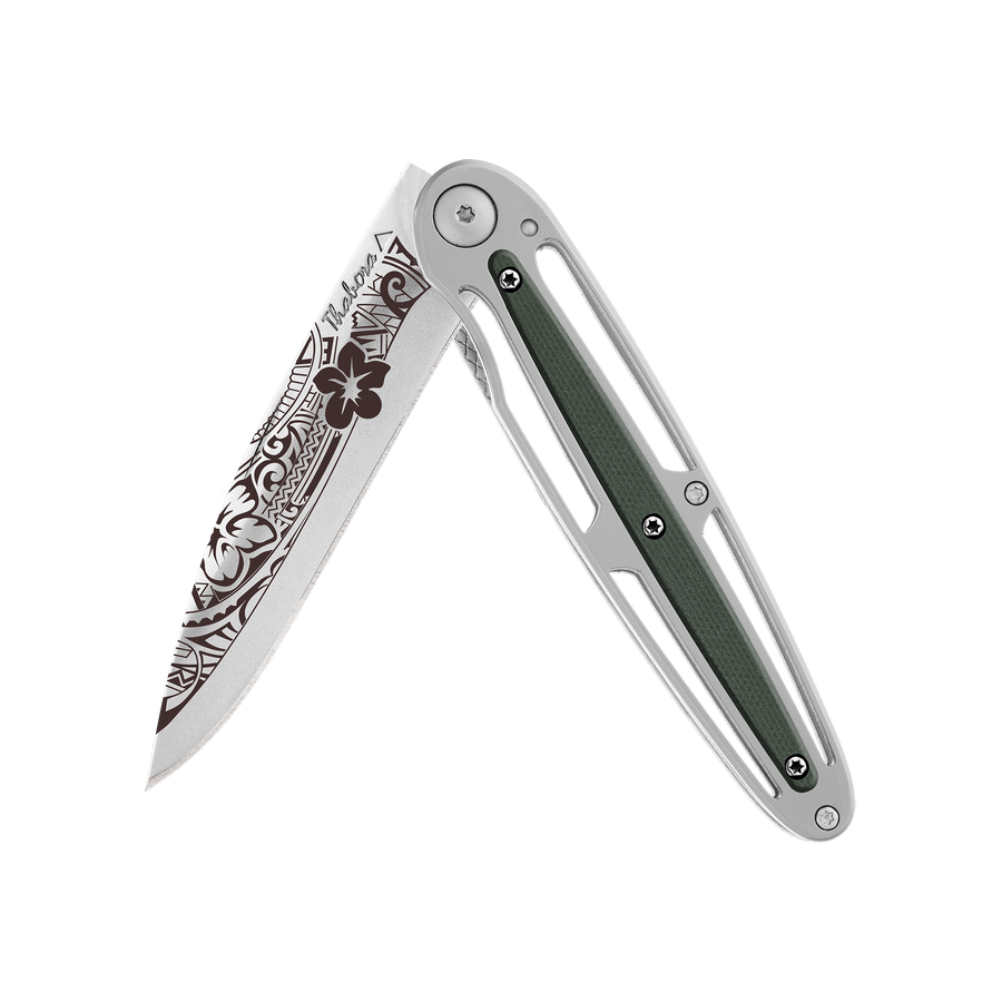 Couteau acier finition brillante plaquette centrale résine g10 kaki motif «polynésien»