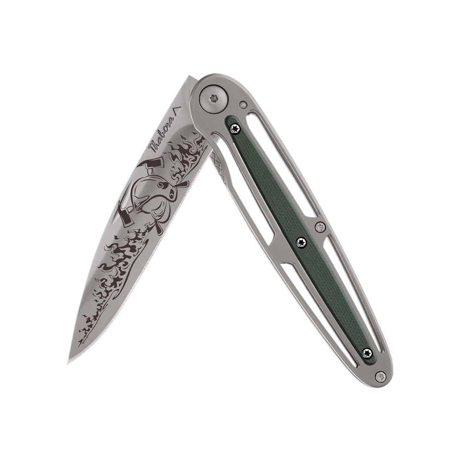 Couteau acier finition titane gris plaquette centrale résine g10 kaki motif «pompier»