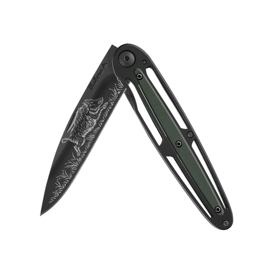 Couteau acier finition titane noir plaquette centrale résine g10 kaki motif «sanglier»
