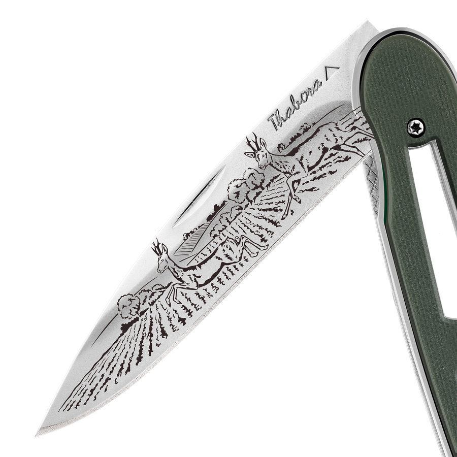 Couteau acier finition brillante plaquette ajourée résine g10 kaki motif «chevreuil»
