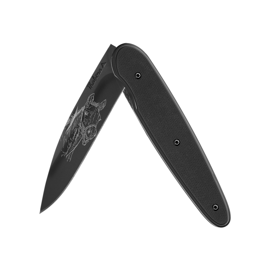 Couteau acier finition titane noir plaquette pleine résine g10 noir motif «poulain»