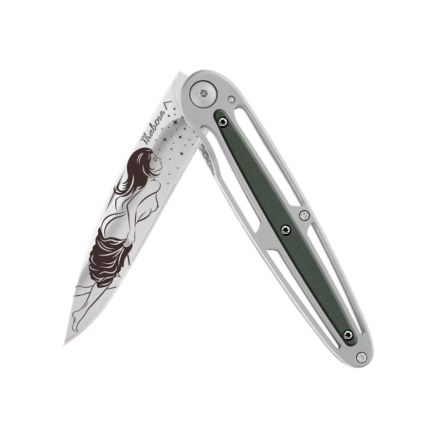 Couteau acier finition brillante plaquette centrale résine g10 kaki motif «femme dénudée»