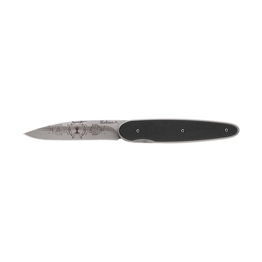 Couteau acier finition titane gris plaquette pleine résine g10 noir motif «runes viking»