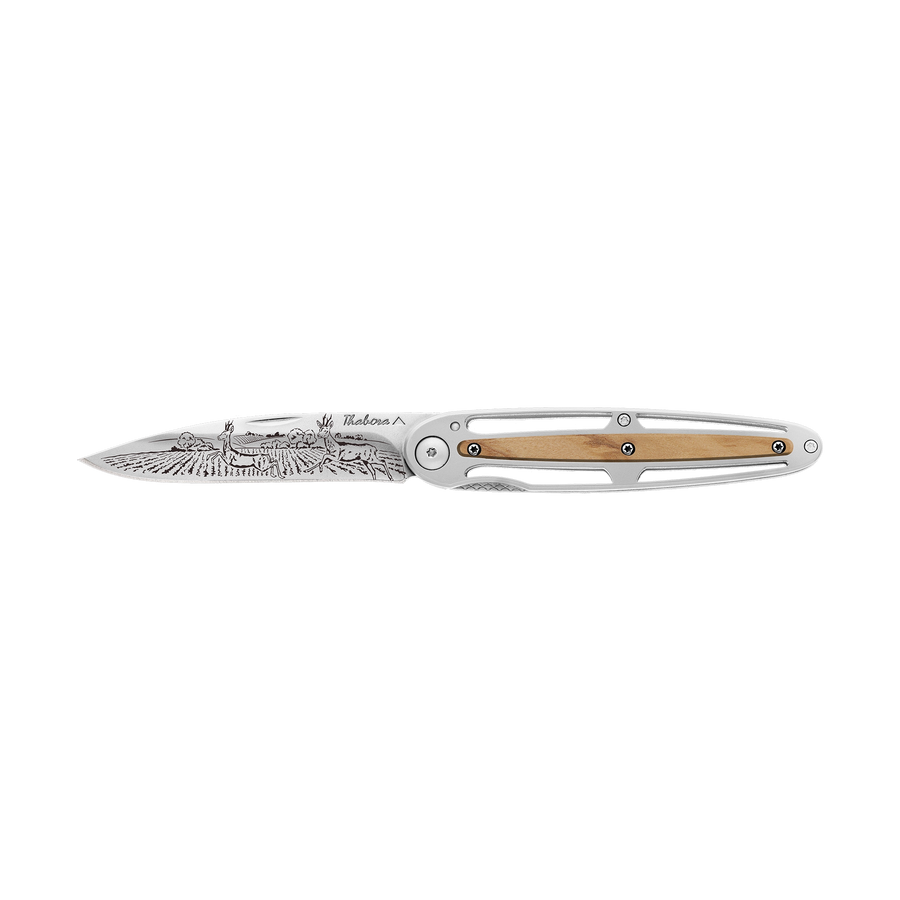 Couteau acier finition brillante plaquette centrale bois clair motif «chevreuil»