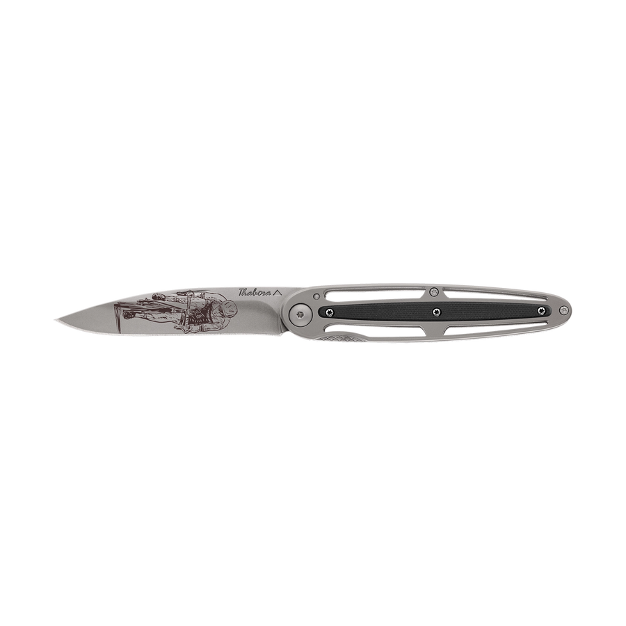 Couteau acier finition titane gris plaquette centrale résine g10 noir motif «cycliste»