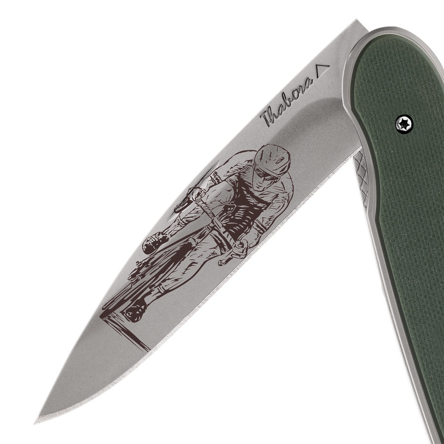 Couteau acier finition titane gris plaquette pleine résine g10 kaki motif «cycliste»
