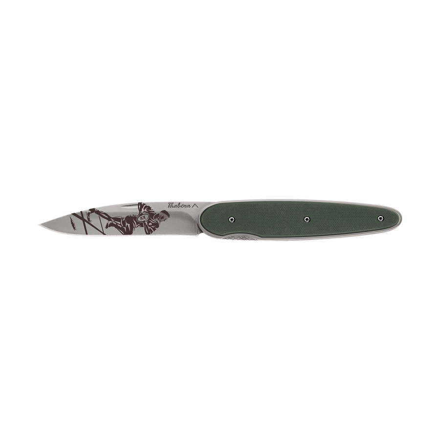 Couteau acier finition titane gris plaquette pleine résine g10 kaki motif «rugbyman»