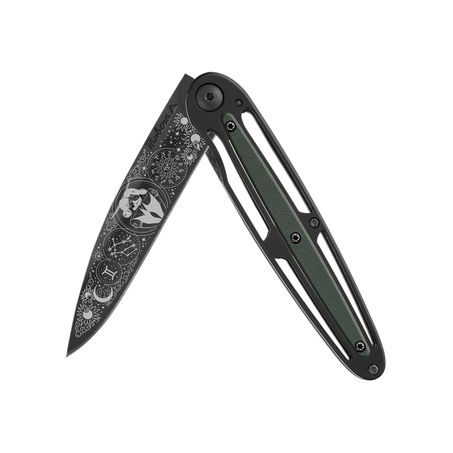 Couteau acier finition titane noir plaquette centrale résine g10 kaki motif «zodiaque gémeaux»
