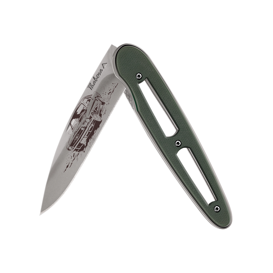 Couteau acier finition titane gris plaquette ajourée résine g10 kaki motif «voiture américaine»
