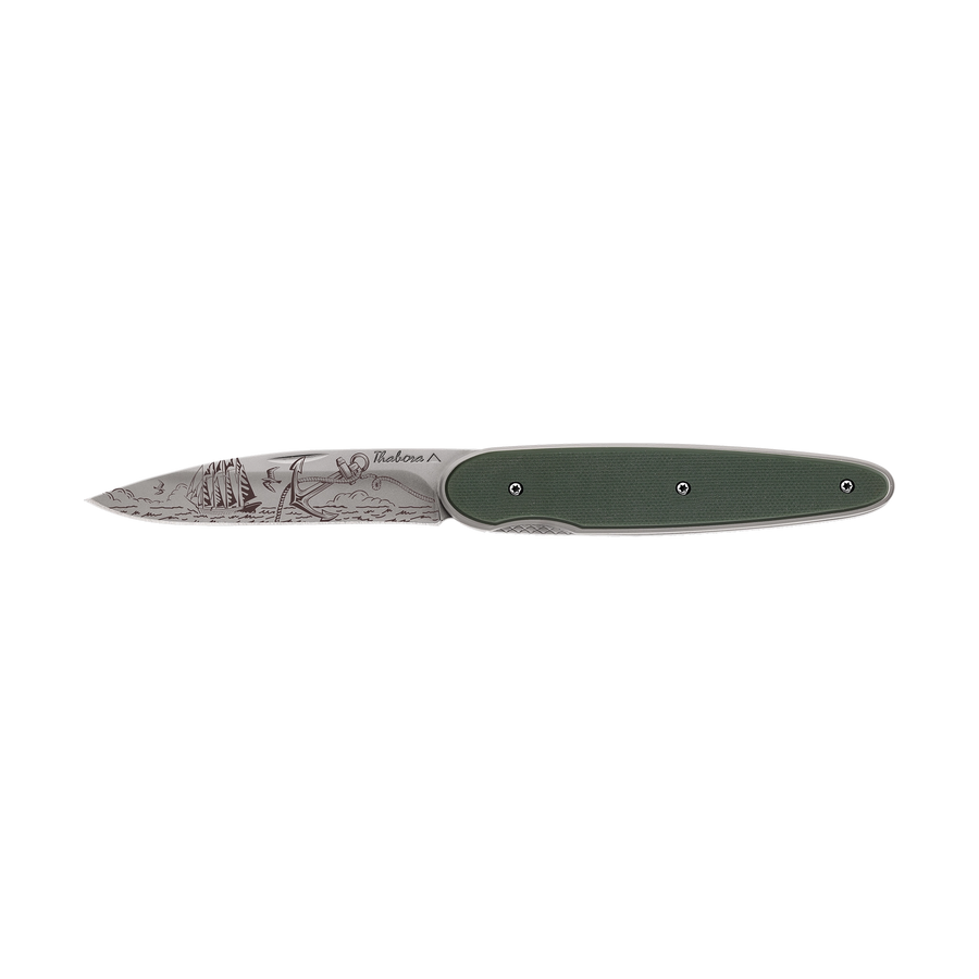 Couteau acier finition titane gris plaquette pleine résine g10 kaki motif «océan»