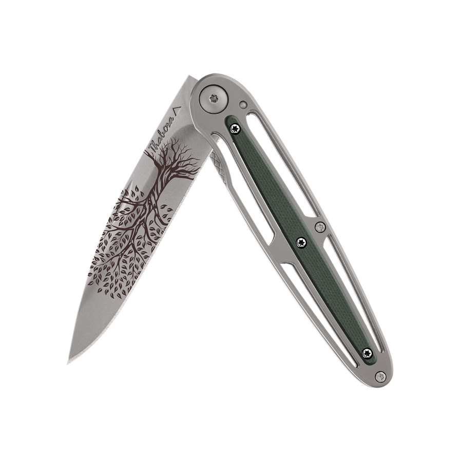 Couteau acier finition titane gris plaquette centrale résine g10 kaki motif «arbre de vie»