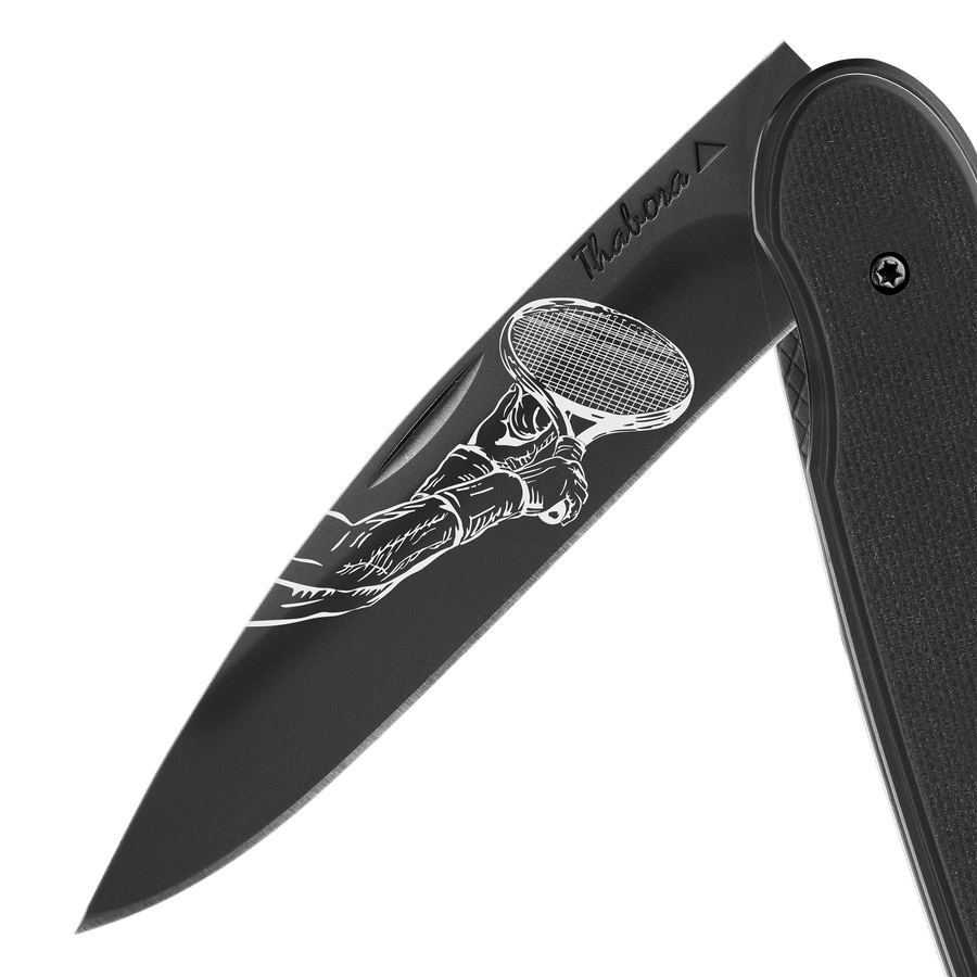 Couteau acier finition titane noir plaquette pleine résine g10 noir motif «raquette»
