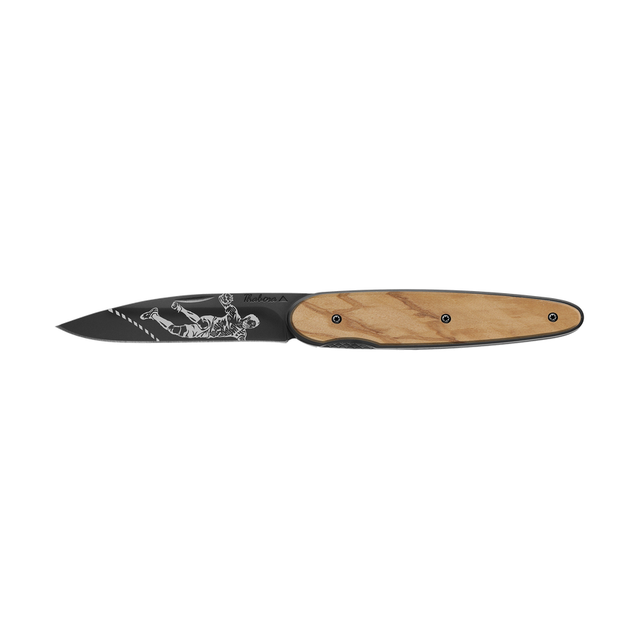 Couteau acier finition titane noir plaquette pleine bois clair motif «handball»