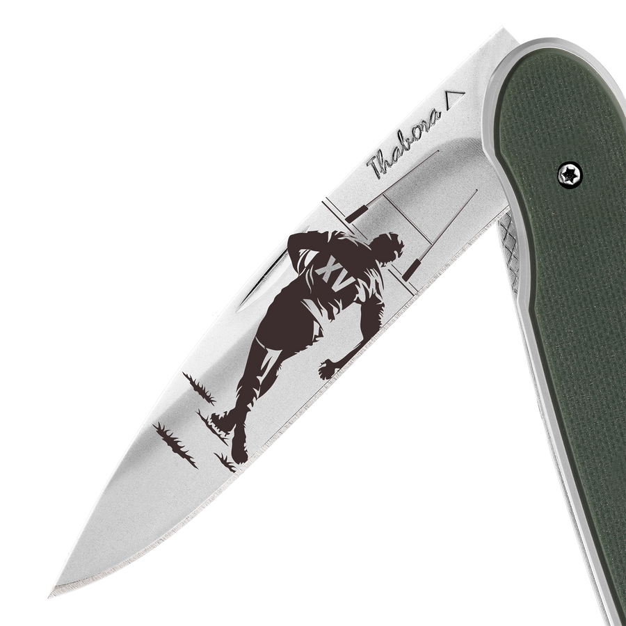 Couteau acier finition brillante plaquette pleine résine g10 kaki motif «rugby»