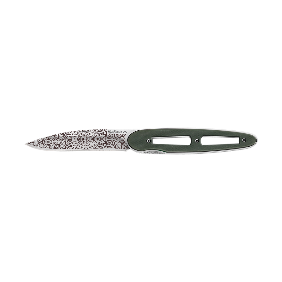 Couteau acier finition brillante plaquette ajourée résine g10 kaki motif «tiki»