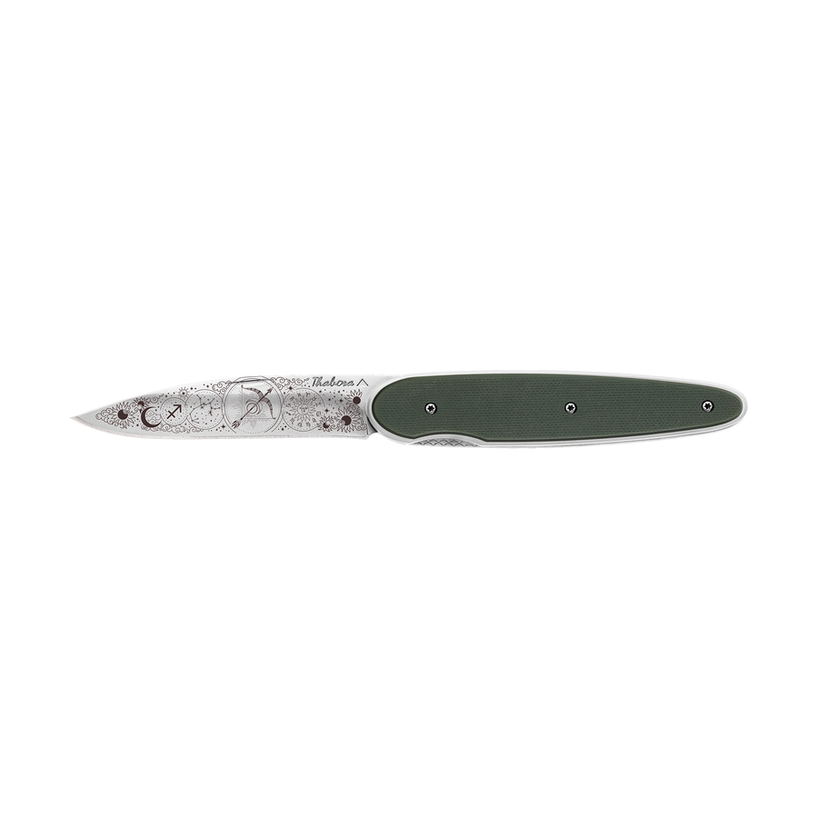 Couteau acier finition brillante plaquette pleine résine g10 kaki motif «zodiaque sagittaire»