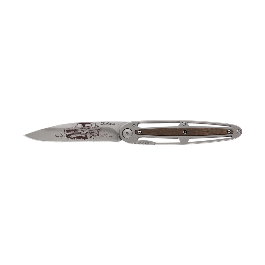 Couteau acier finition titane gris plaquette centrale bois foncé motif «voiture américaine»