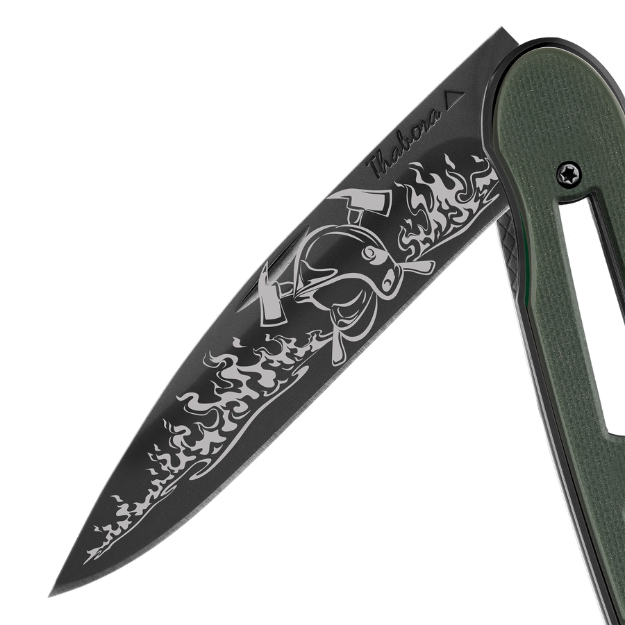 Couteau acier finition titane noir plaquette ajourée résine g10 kaki motif «pompier»