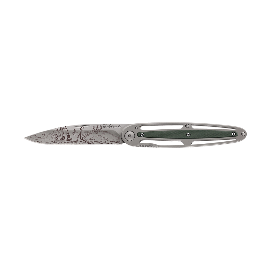Couteau acier finition titane gris plaquette centrale résine g10 kaki motif «océan»