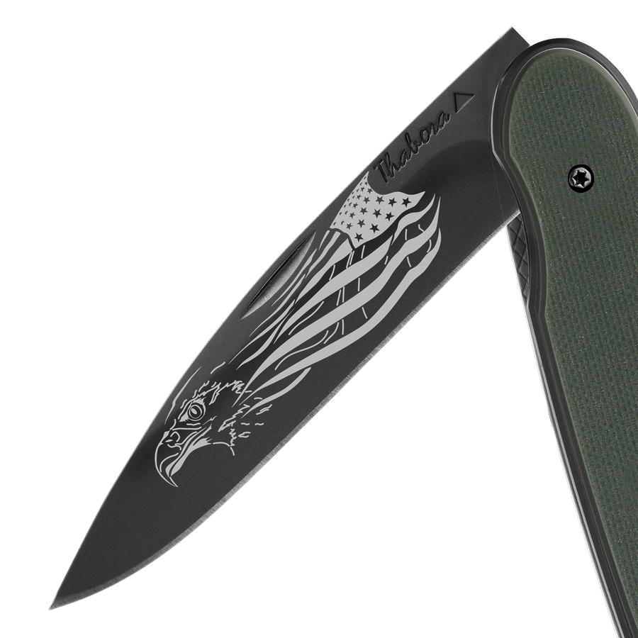 Couteau acier finition titane noir plaquette pleine résine g10 kaki motif «aigle américain»