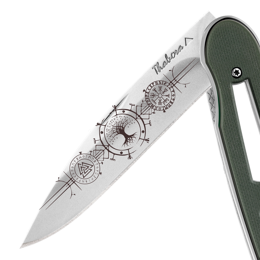 Couteau acier finition brillante plaquette ajourée résine g10 kaki motif «runes viking»