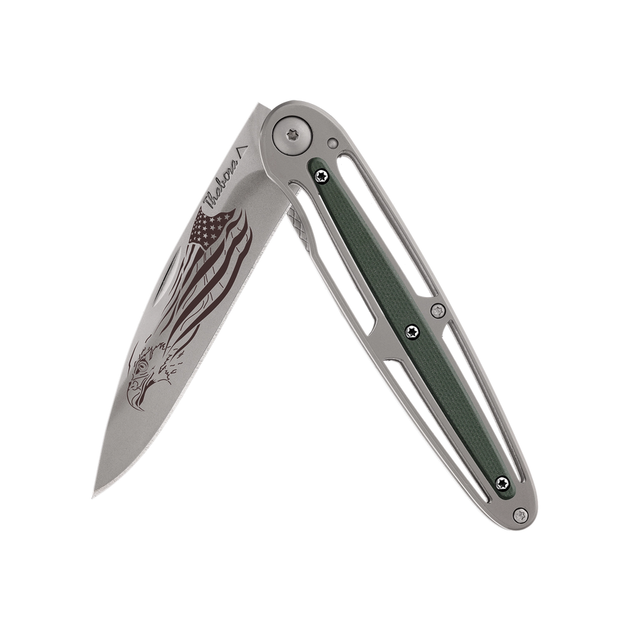 Couteau acier finition titane gris plaquette centrale résine g10 kaki motif «aigle américain»