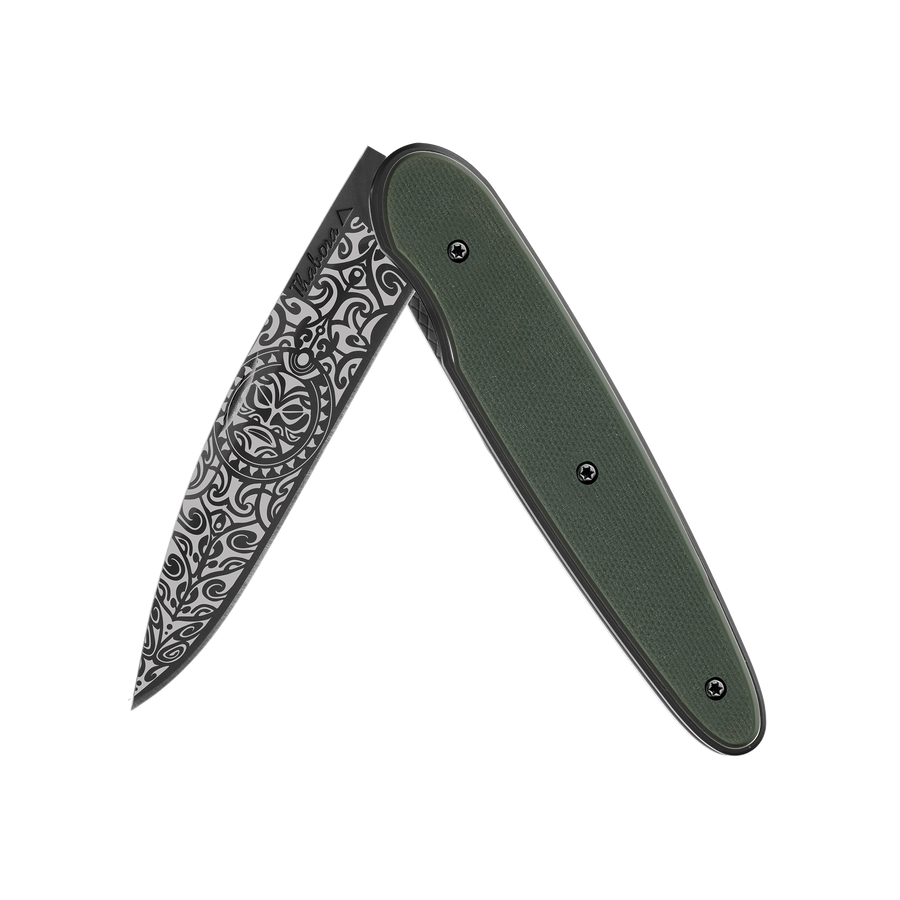 Couteau acier finition titane noir plaquette pleine résine g10 kaki motif «tiki»