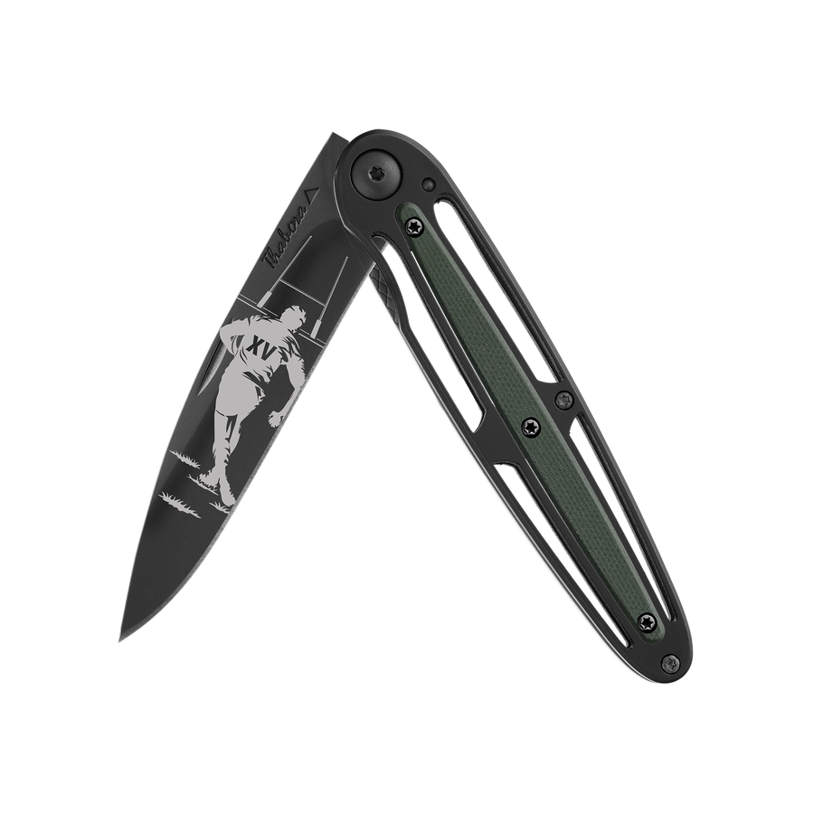 Couteau acier finition titane noir plaquette centrale résine g10 kaki motif «rugby»
