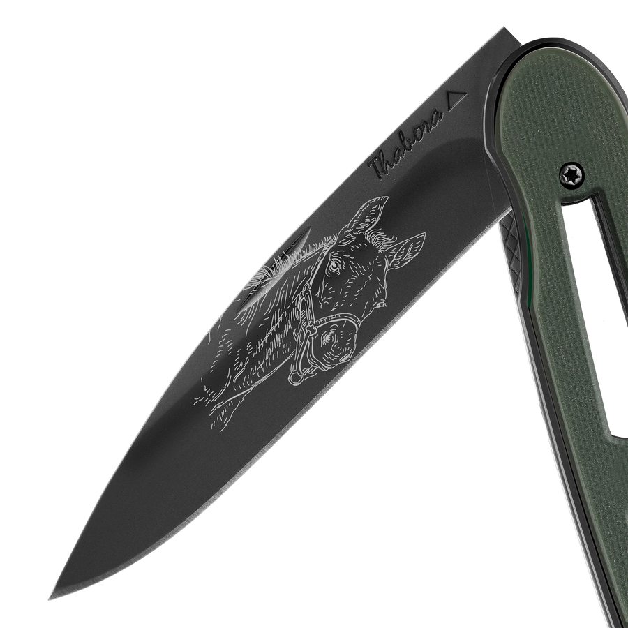 Couteau acier finition titane noir plaquette ajourée résine g10 kaki motif «poulain»