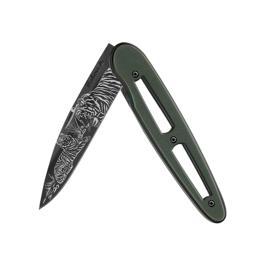 Couteau acier finition titane noir plaquette ajourée résine g10 kaki motif «tigres»