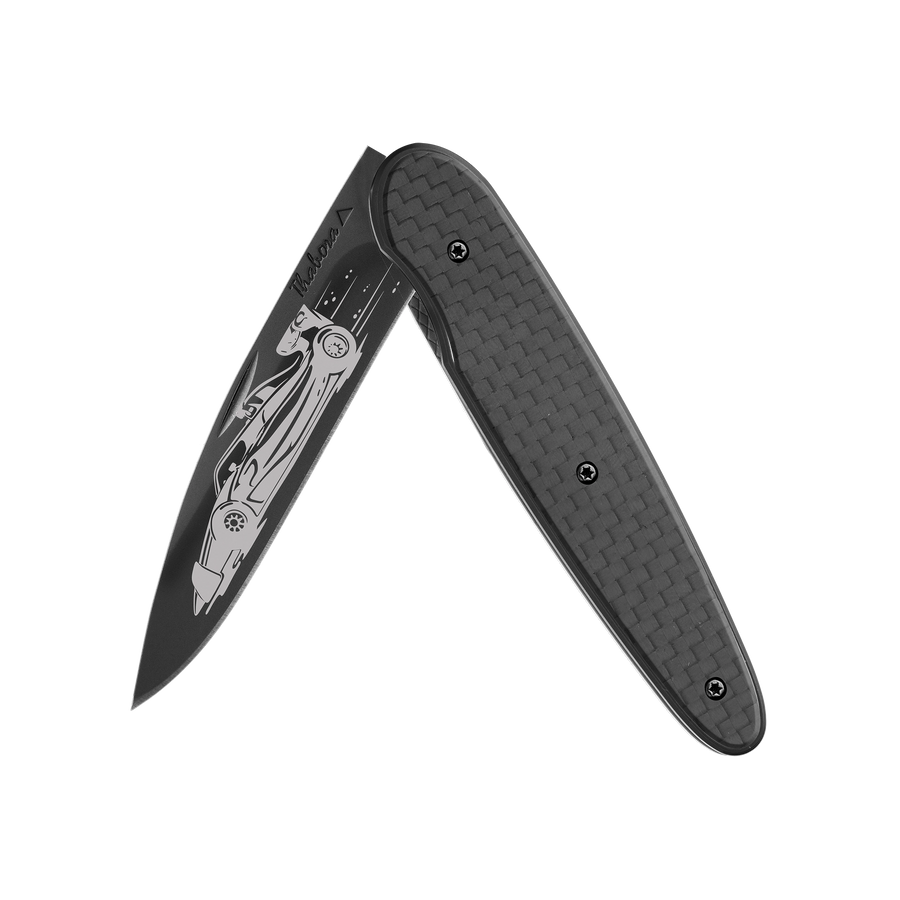 Couteau acier finition titane noir plaquette pleine carbone motif «formule 1»
