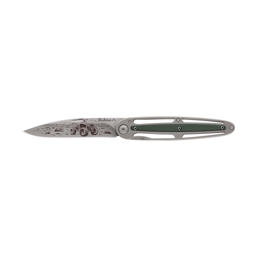 Couteau acier finition titane gris plaquette centrale résine g10 kaki motif «quad»