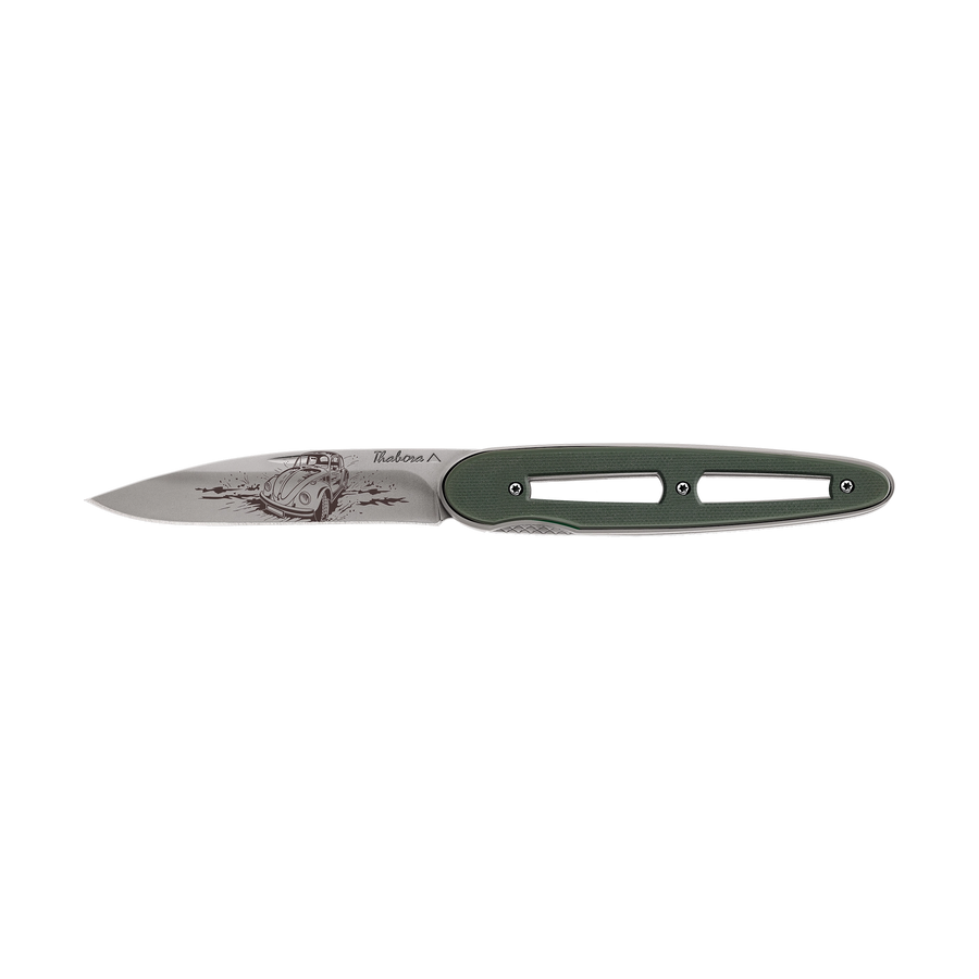 Couteau acier finition titane gris plaquette ajourée résine g10 kaki motif «voiture rétro»