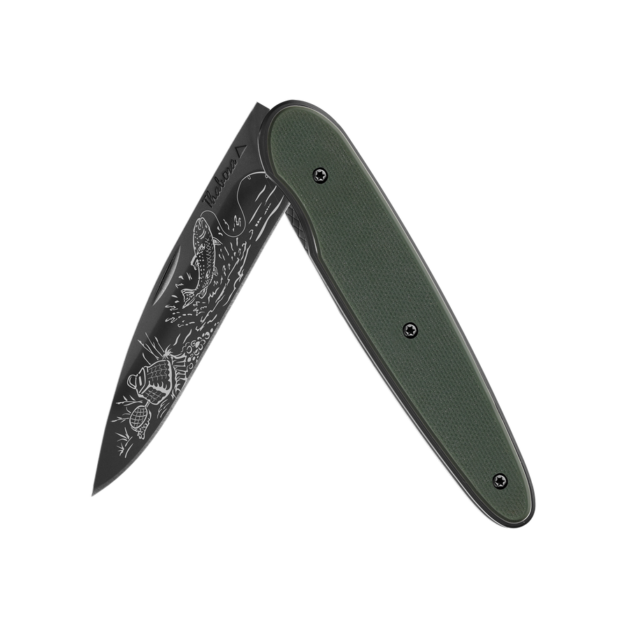 Couteau acier finition titane noir plaquette pleine résine g10 kaki motif «pêche rivière»