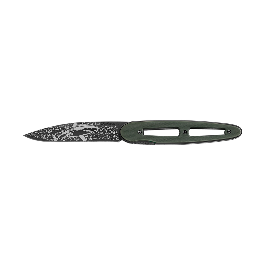 Couteau acier finition titane noir plaquette ajourée résine g10 kaki motif «requin»