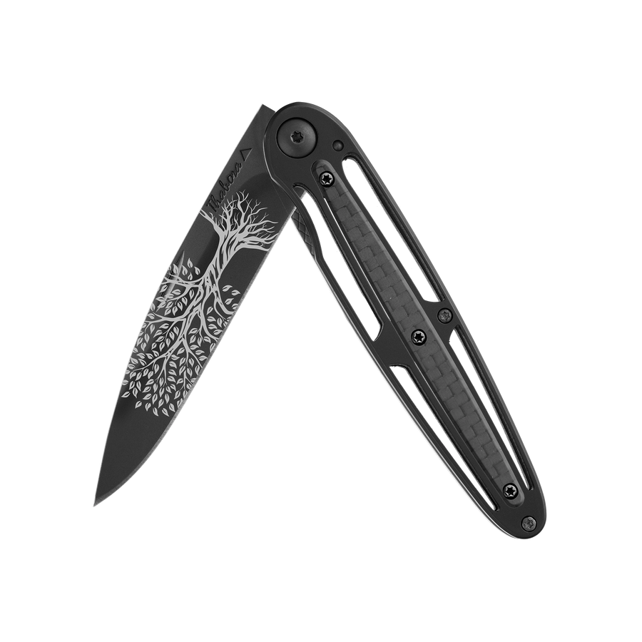 Couteau acier finition titane noir plaquette centrale carbone motif «arbre de vie»
