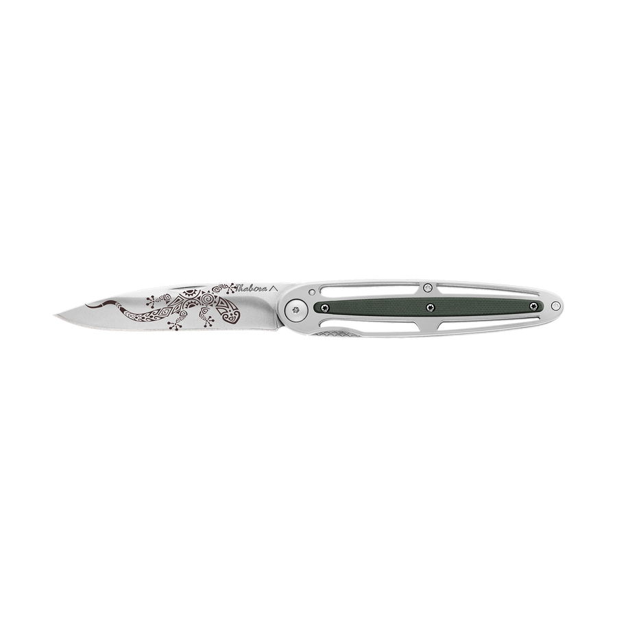 Couteau acier finition brillante plaquette centrale résine g10 kaki motif «salamandre tribale»