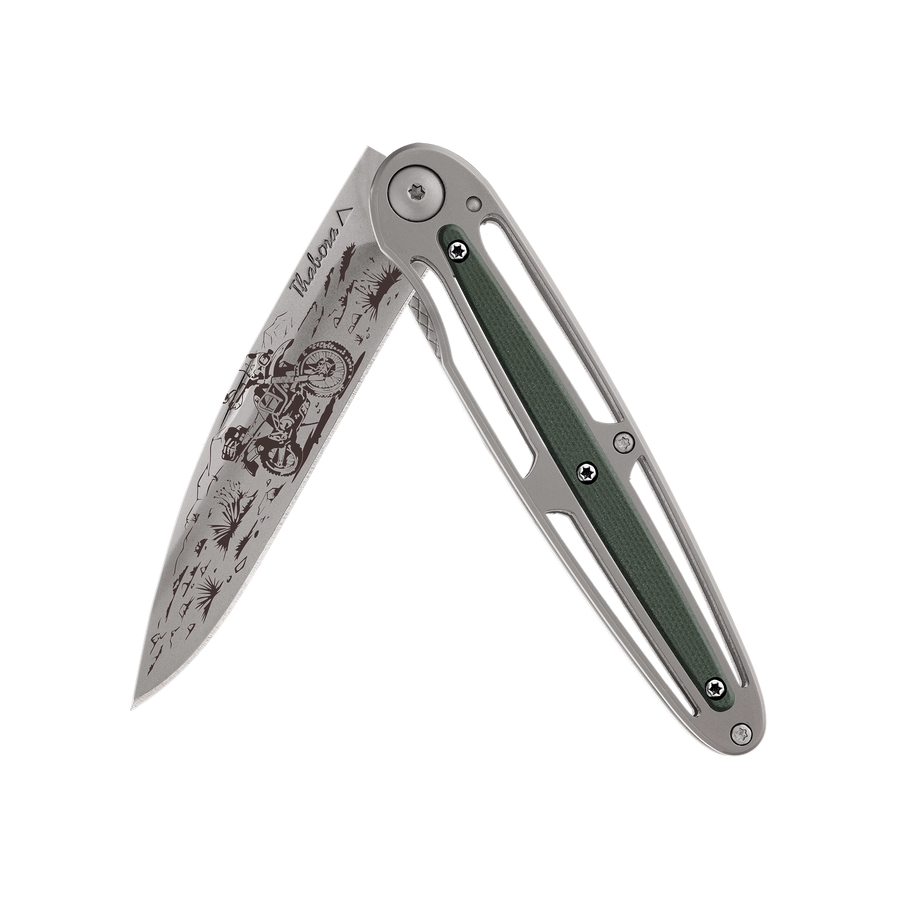 Couteau acier finition titane gris plaquette centrale résine g10 kaki motif «trail»