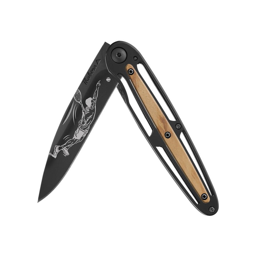 Couteau acier finition titane noir plaquette centrale bois clair motif «tennisman»