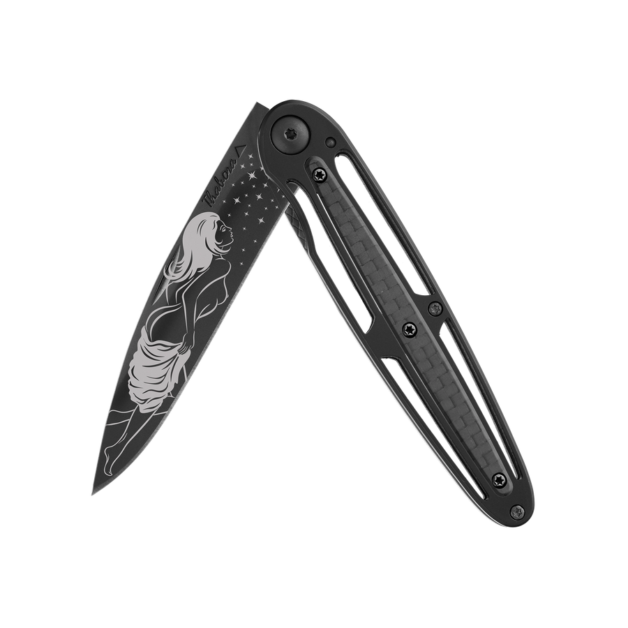 Couteau acier finition titane noir plaquette centrale carbone motif «femme dénudée»
