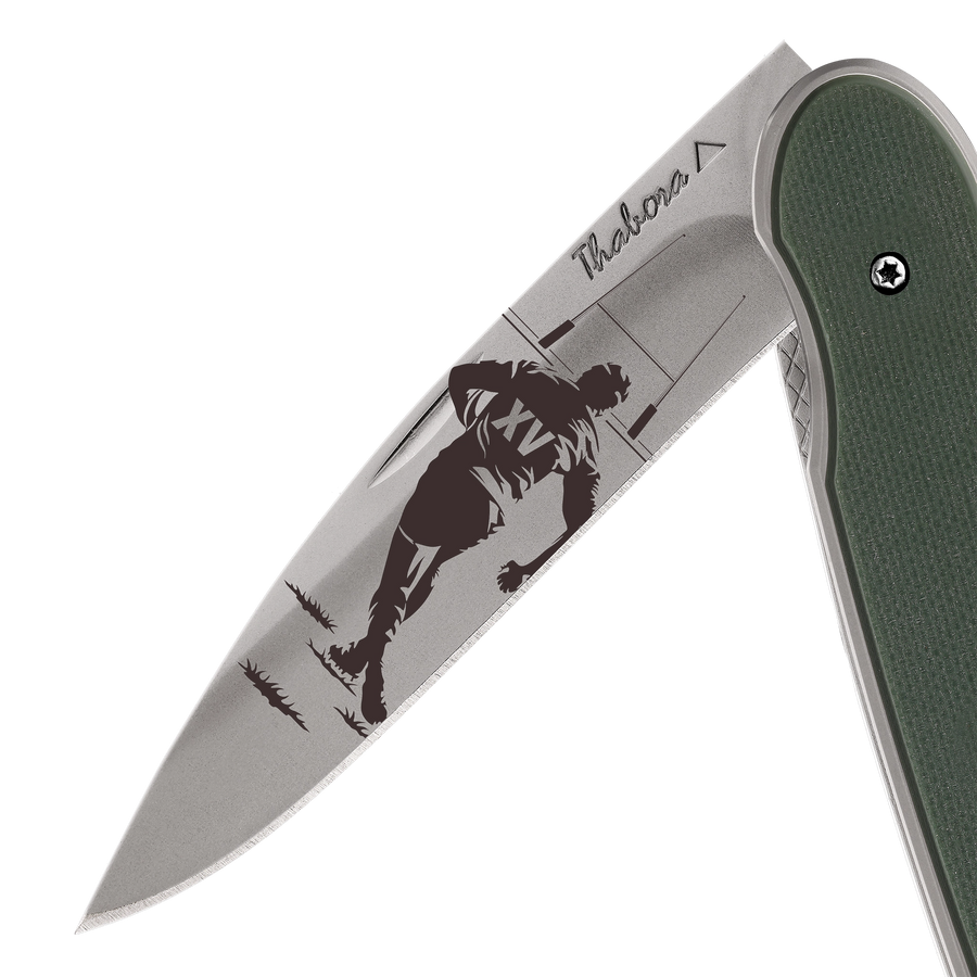 Couteau acier finition titane gris plaquette pleine résine g10 kaki motif «rugby»