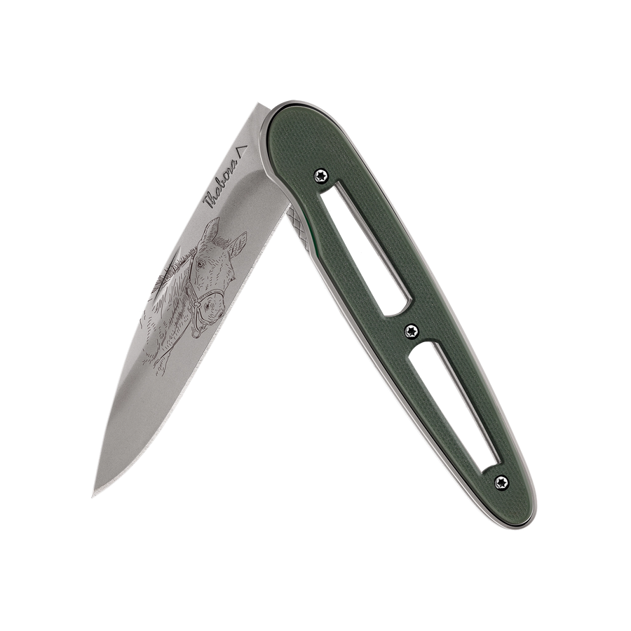 Couteau acier finition titane gris plaquette ajourée résine g10 kaki motif «poulain»
